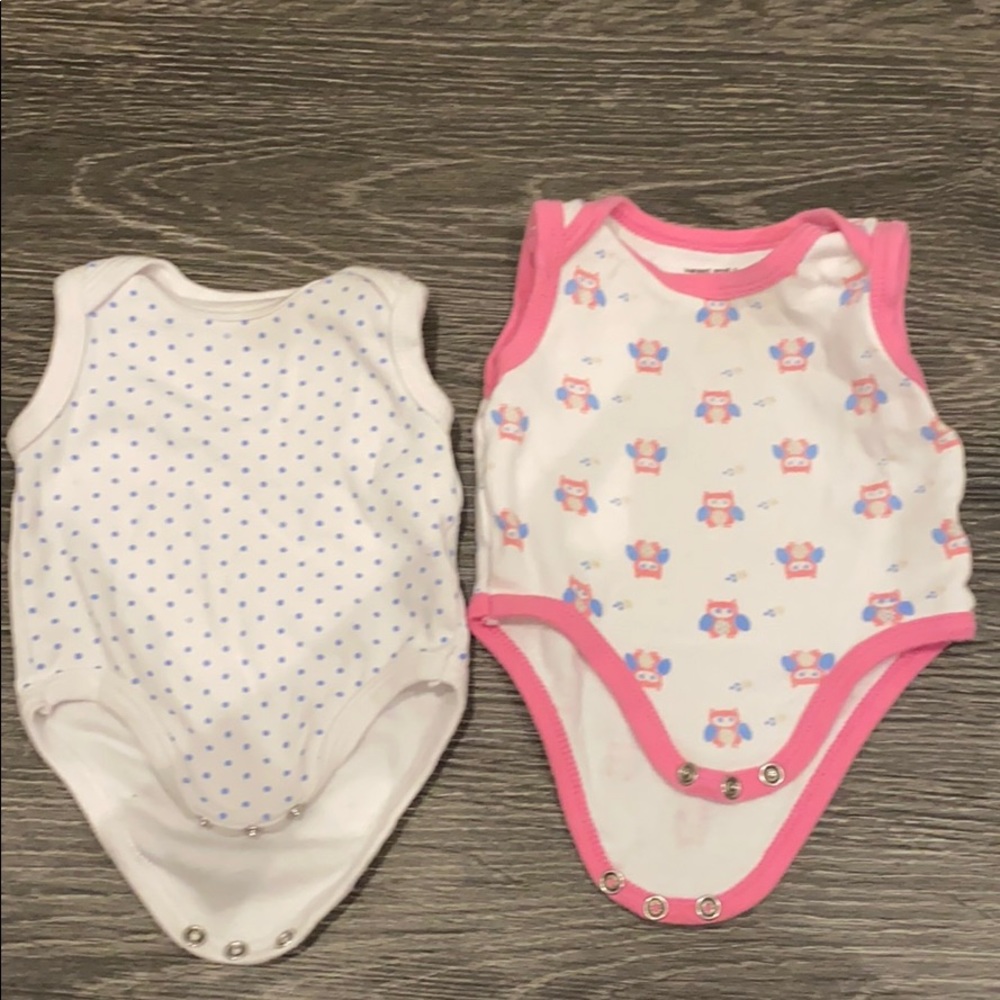 2 baby girl body suits